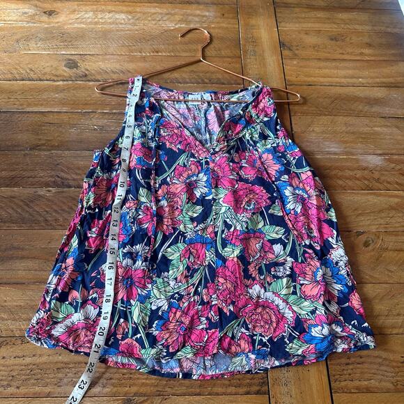 Gap sleeveless split neck floral print top size XS - Picture 4 of 5